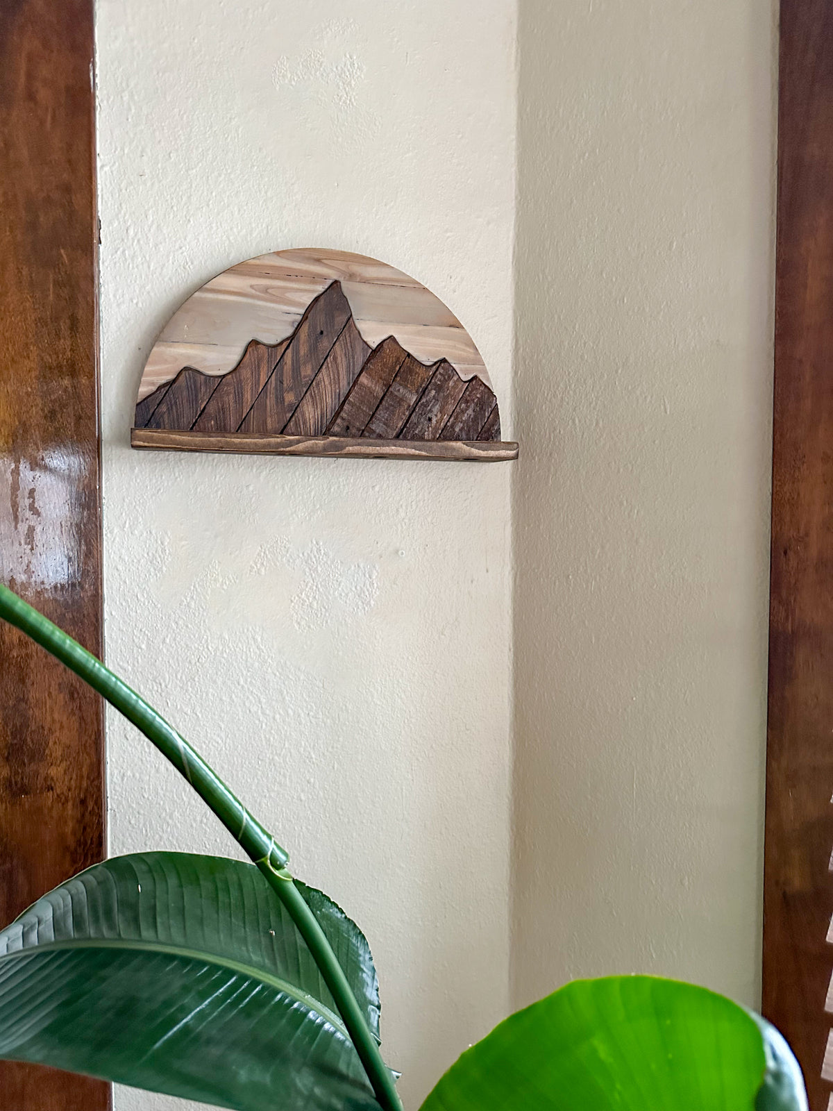 The Ridge Keyhook Shelf